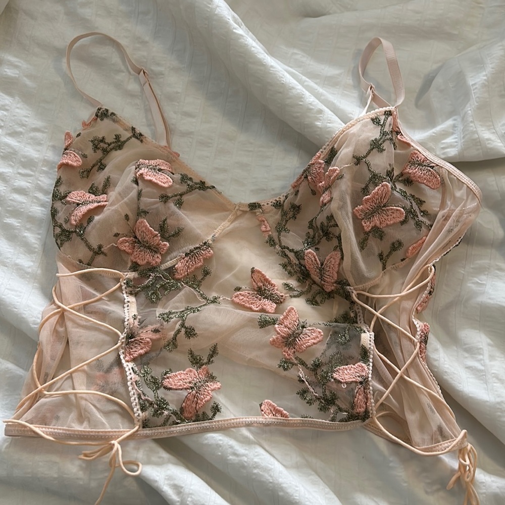 Butterfly lace top